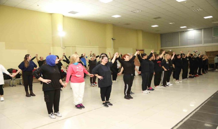 Atakum Belediyesi Halk Oyunları Kursuna yoğun ilgi