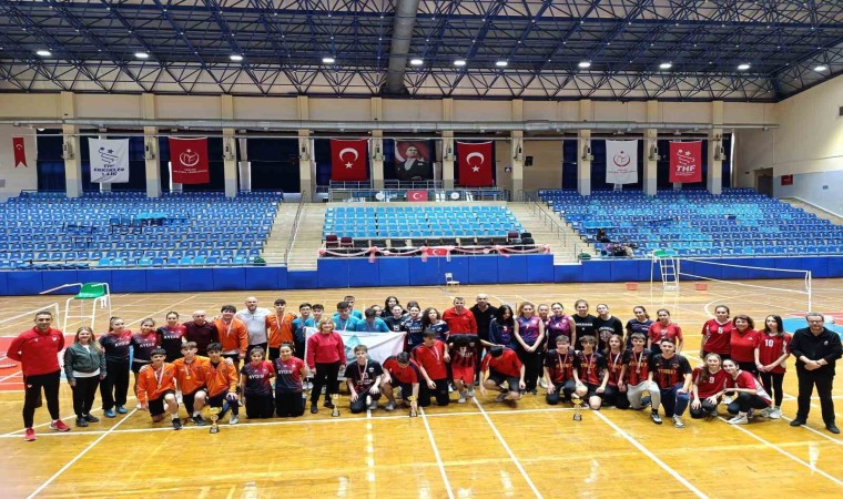 Aydında gençler badminton il birinciliği heyecanı yaşandı