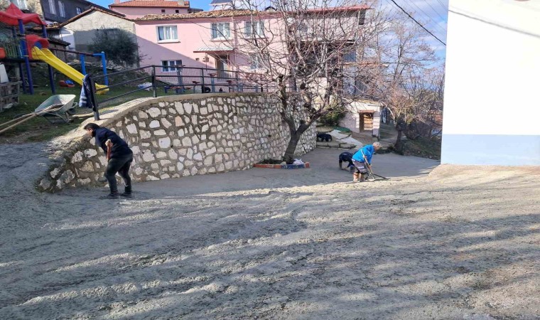 Babadağda yol iyileştirme çalışmaları sürüyor