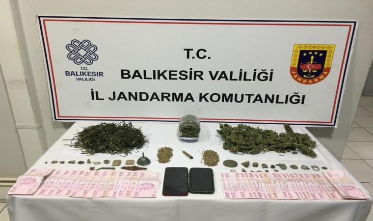 Balıkesirde 12 ilçede kaçakçılık operasyonu