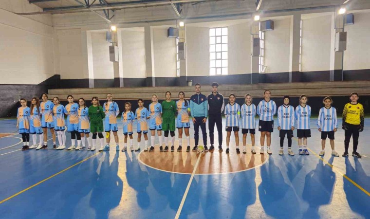 Bandırmada Ortaokullar arası yıldız futsal heyecanı devam ediyor