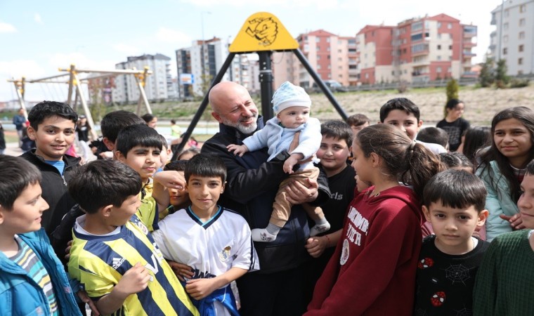 Başkan Çolakbayrakdar, “Yeşil alanda da rekor üstüne rekor kırdık”