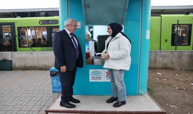 Başkan Şadi Özdemirden öğrencilere çorba ikramı