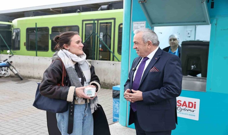 Başkan Şadi Özdemirden öğrencilere çorba ikramı