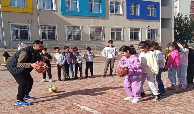 Batmanda ilkokul öğrencileri için spor etkinliği düzenlendi