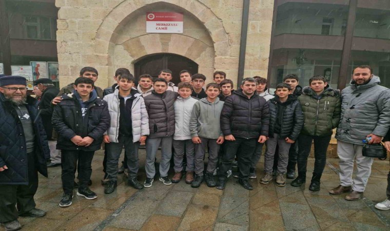 Bayburtta imam hatipli öğrenciler vaaz verip namaz kıldırdı