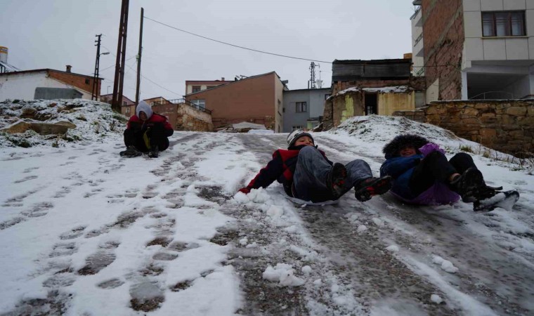 Bayburtta kar ve buzlanma düşmeye bağlı kırık vakalarını artırdı