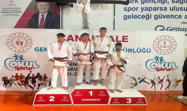 Bilecikli genç sporcular Çanakkalede büyük başarı elde etti