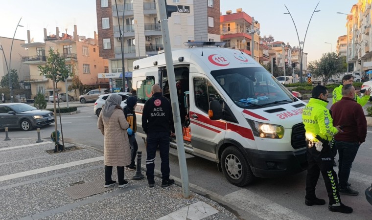 Bisiklet sürücüsü çocuk araca çarpmamak için bisikleti devirdi