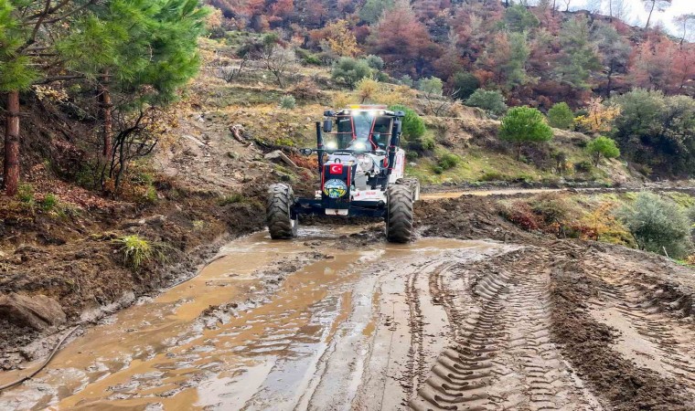 Bozdoğan Belediyesinden sağanak mesaisi