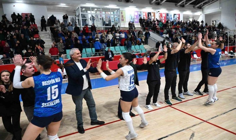 Bozüyük Belediyesi Eğitim ve Spor Kulübü Kadın Voleybol Takımına tebrik