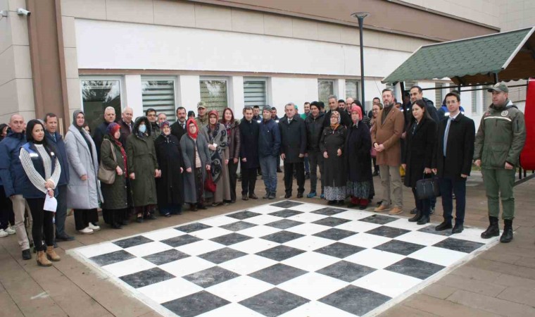 Bozüyükte danışanlar fidan dikti