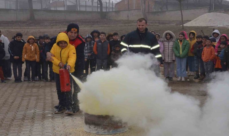 Bozüyükte ilk ve ortaokul öğrencilerine yangın eğitimi