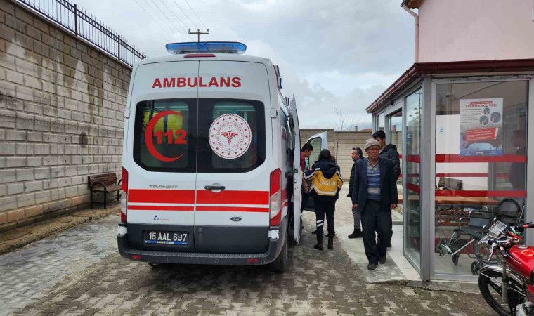 Burdurda gıda zehirlenmesi şüphesiyle 43 öğrenci hastaneye kaldırıldı