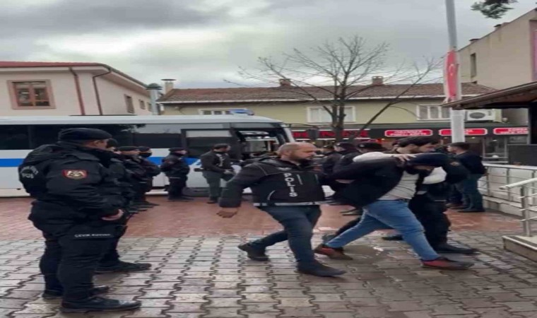 Bursada küme evlerine operasyon : 6 şüpheli yakalandı 1 polis memuru yaralandı