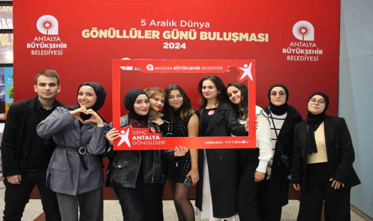 Büyükşehir Belediyesi, Gönüllüler Gününü gençlerle kutladı