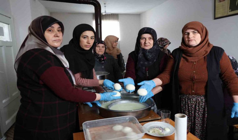 Çallı köyü kadınlarından dünyaca ünlü peynire yerli dokunuş