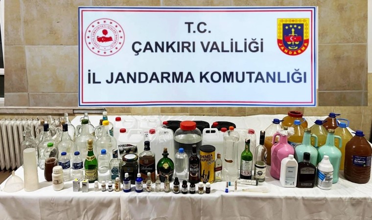 Çankırıda yılbaşı öncesi onlarca litre kaçak alkol ele geçirildi