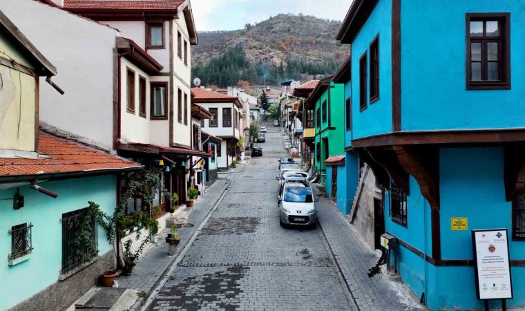 Çevre, Şehircilik ve İklim Değişikliği Bakanı Kurum, Afyonkarahisardaki Sokak Sağlıklaştırma Projesini tamamladı