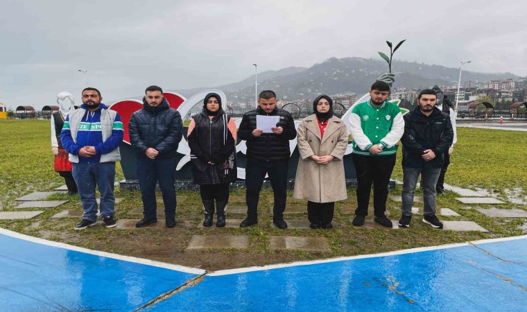 CHPli belediyenin şehit cenazesi sırasında yaptığı konserli açılışa Çayelili gençlerden tepki