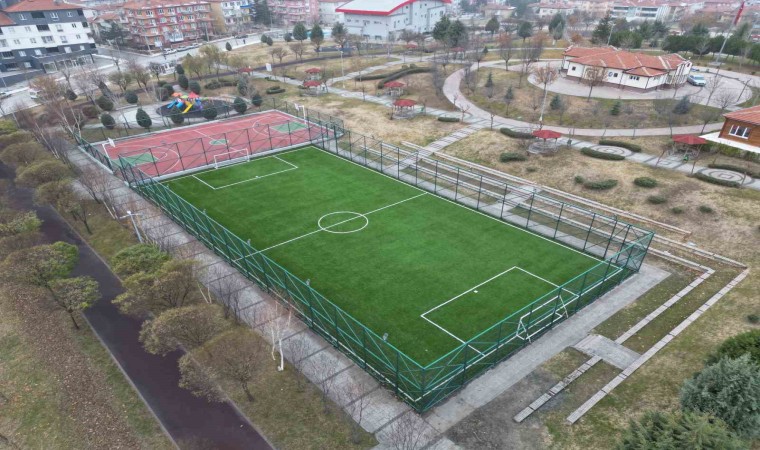 Çorumdaki semt sahalarında tadilat çalışması tamamlandı