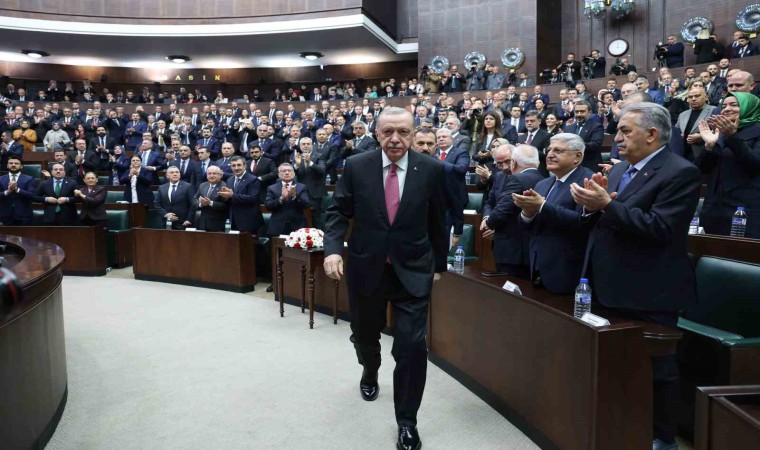 Cumhurbaşkanı Erdoğan: “Biz de Halepte, Şamda, Hamada, Humusta, Derada, Münbiçte özgür Suriye bayrağıyla ay yıldızlı bayrağımızı yan yana gördükçe şad oluyoruz”