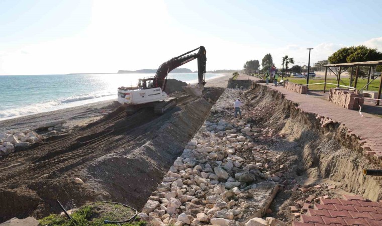 Demre Kömürlük Sahiline 450 metre uzunluğunda duvar