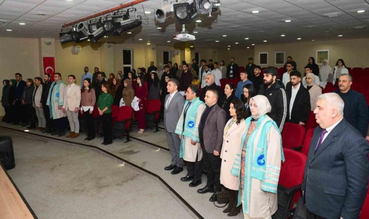 Eczacılık fakültesi öğrencileri beyaz önlükle mesleğe ilk adımlarını attılar