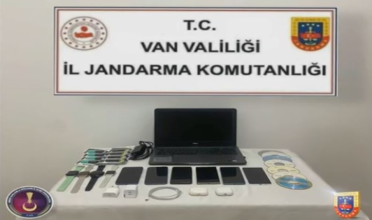 Ercişte telefonlara IMEI klonlaması yapan iş yerine operasyon: Çok sayıda malzeme ele geçirildi