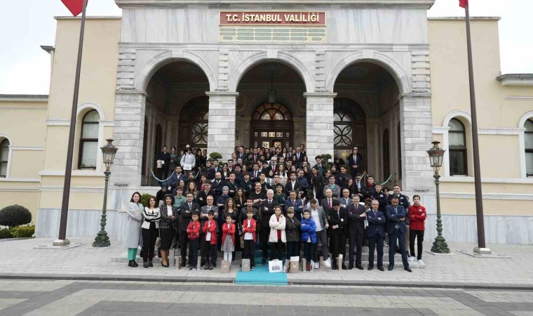 EVA TINYe İstanbul Valisi Gülden ödül