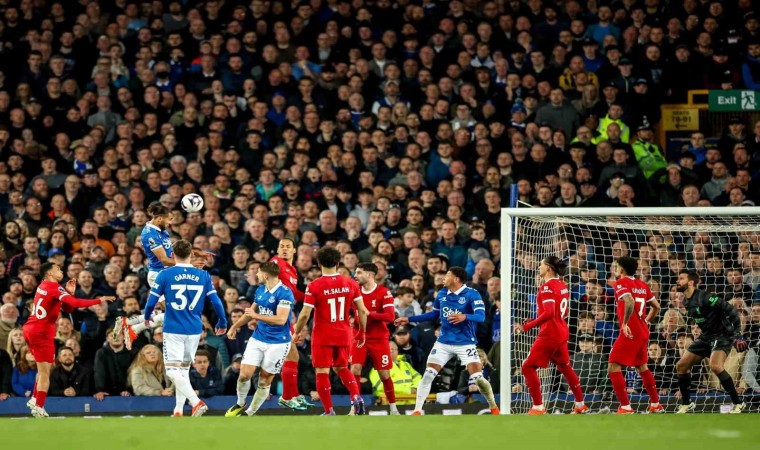 Everton - Liverpool derbisi ertelendi