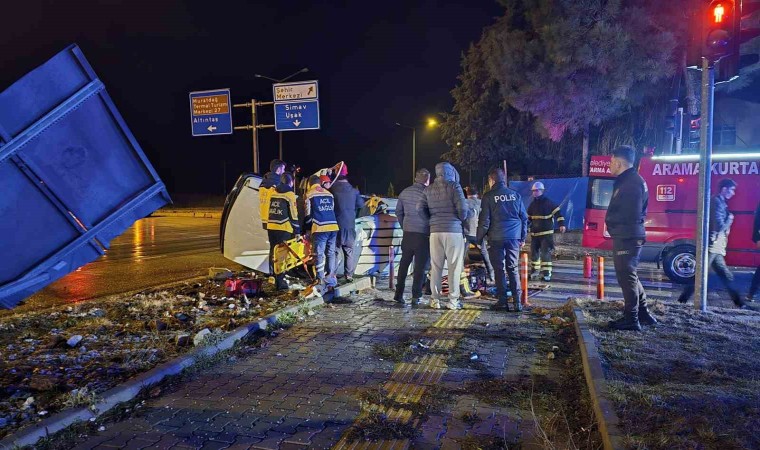 Gedizdeki kazada karı koca hayatlarını kaybetti