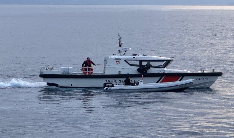 Göçmen kaçakçısı şüphelisi denizde yakalandı