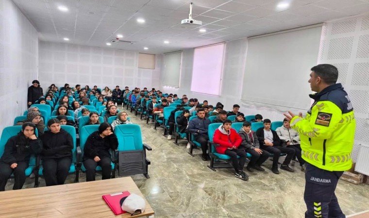 Gölbaşında öğrencilere yönelik trafik eğitim semineri