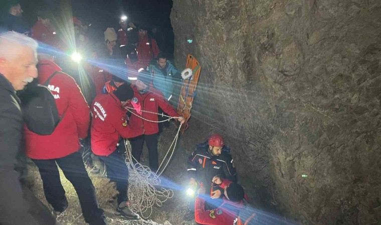 Hakkaride arıcılık yapan adam dağdan düşerek hayatını kaybetti