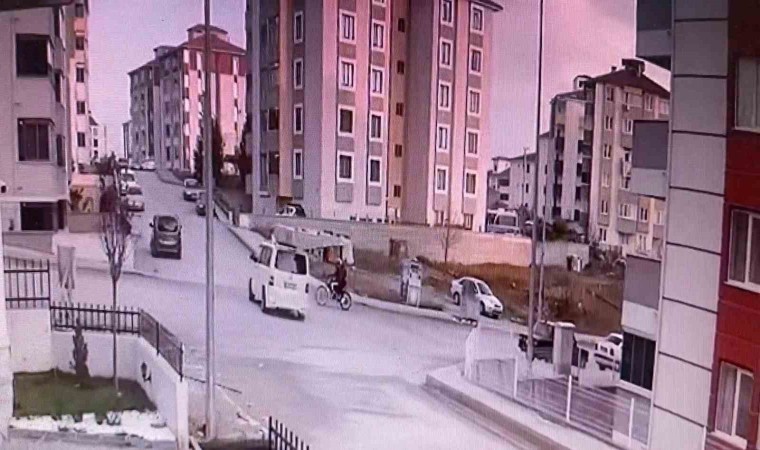 İki kişinin yaralandığı kaza kamerada