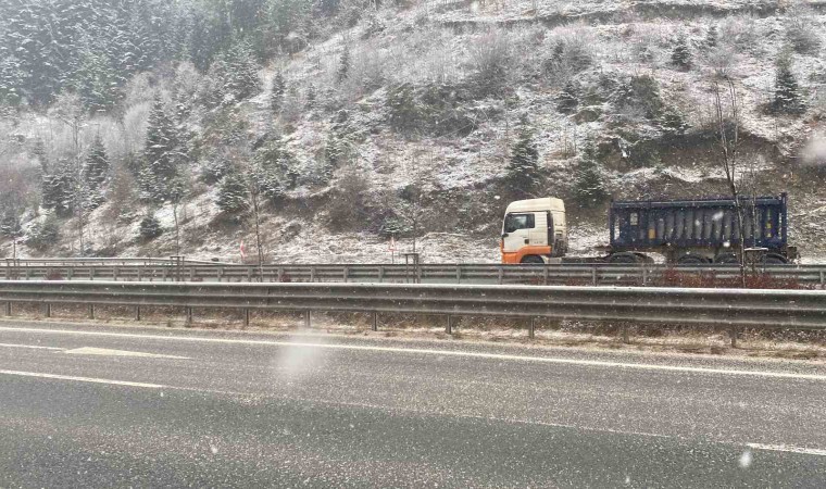 Ilgaz Dağında kar yağışı etkili olmaya başladı