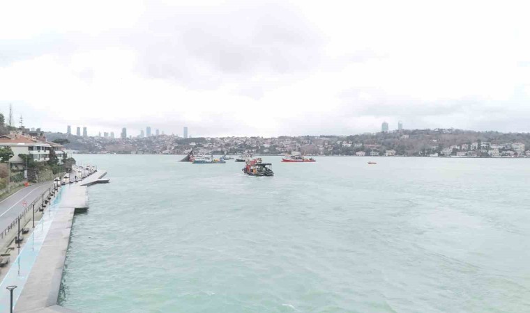 İstanbul Boğazında balıkçı tekneleri akıntıya kapıldı