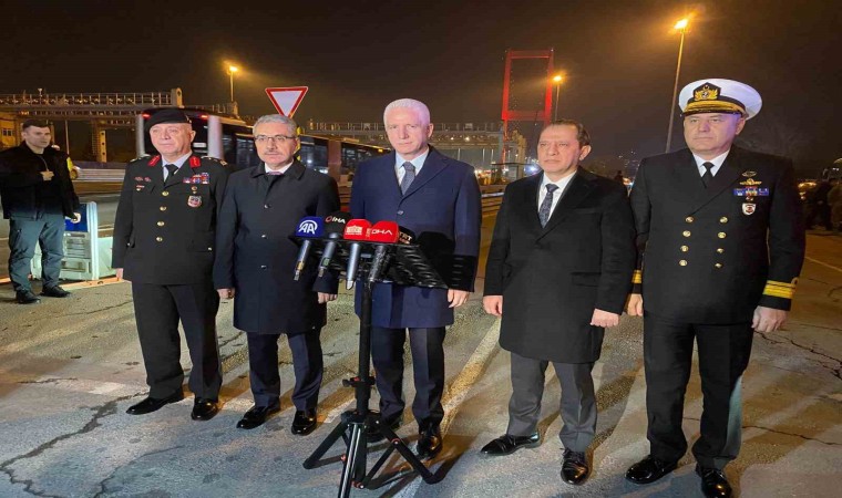 İstanbul Valisi Davut Gülden denetim yapan polis ekiplerine ziyaret