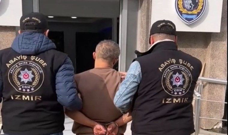 İzmirde kadını silahla ağır yaralayan zanlı polise çatıdan da ateş açtı