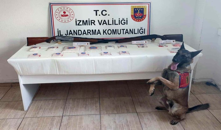 İzmirde uyuşturucu operasyonuna 3 gözaltı