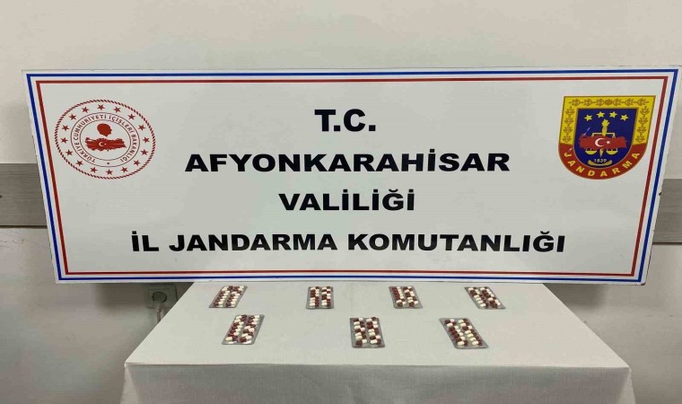 Jandarma uyuşturucu hap ele geçirdi