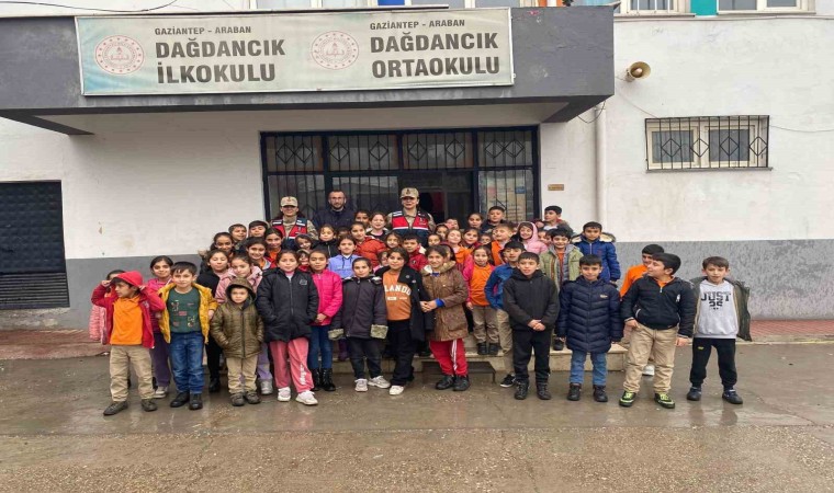 Jandarmadan 534 öğrenci ve 23 öğretmene okul güvenliği eğitimi