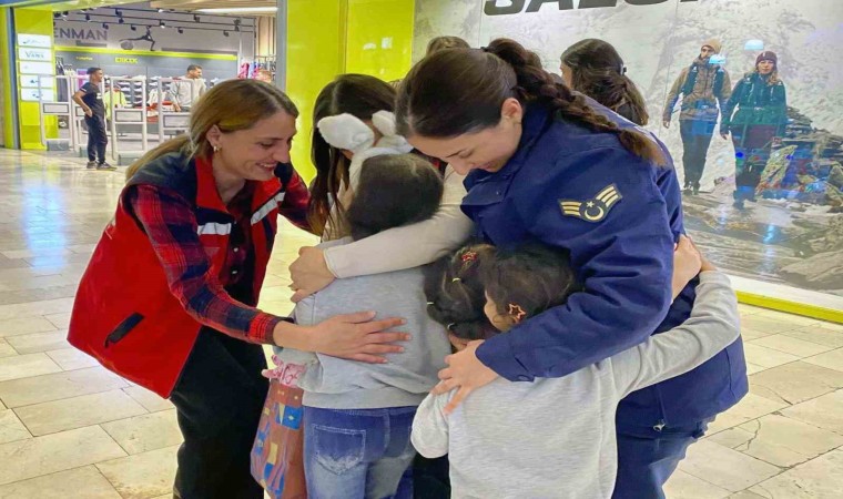 Jandarmadan Bodrumdaki koruma altında kalan çocuklarla etkinlik