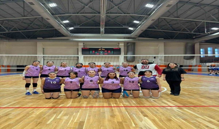 Karabük Üniversitesi voleybol takımları lige galibiyetle başladı