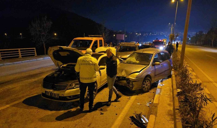 Karabükte zincirleme kaza: 5 yaralı