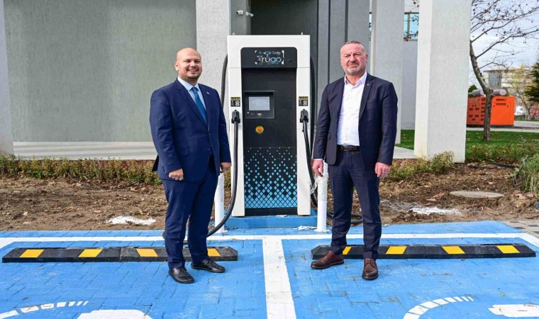 Karacabeyde elektrikli araç şarj istasyonları hizmete girdi