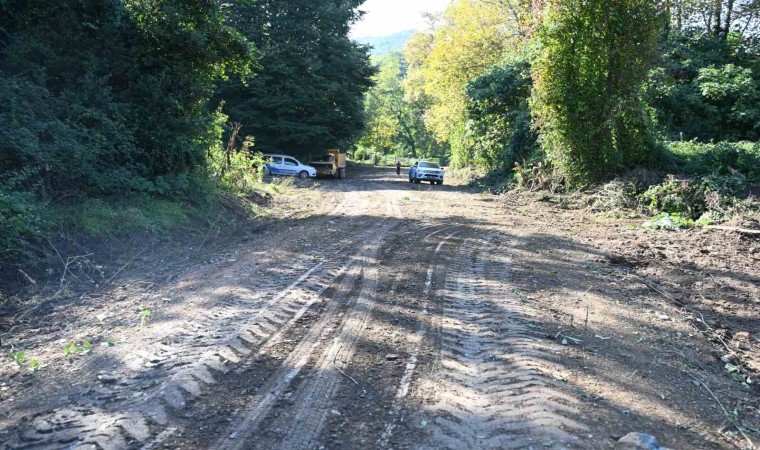 Karacabeyin tatil beldesi Yeniköy, tek yön yol ile rahat nefes alacak