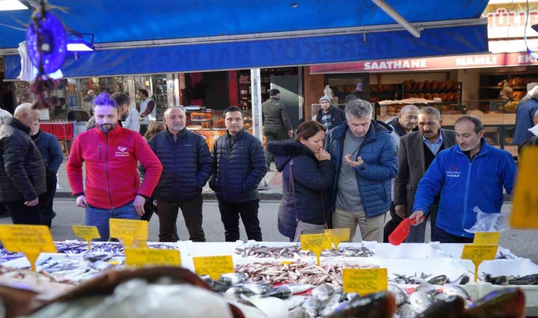 Karadenizin incisi hamsi, palamudun tacını geri aldı: Tezgahın gözdesi hamsi