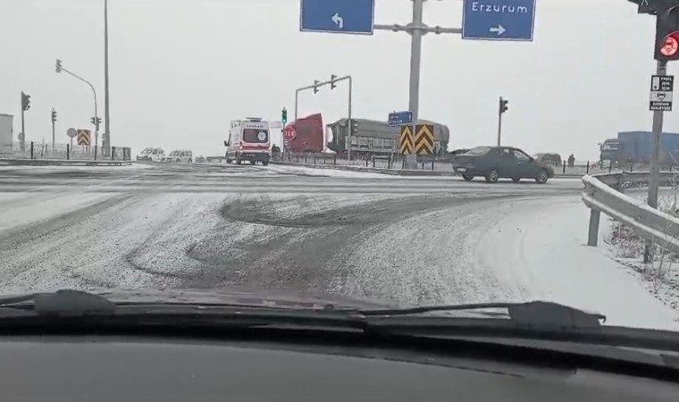 Karsta yollar buz pistine döndü